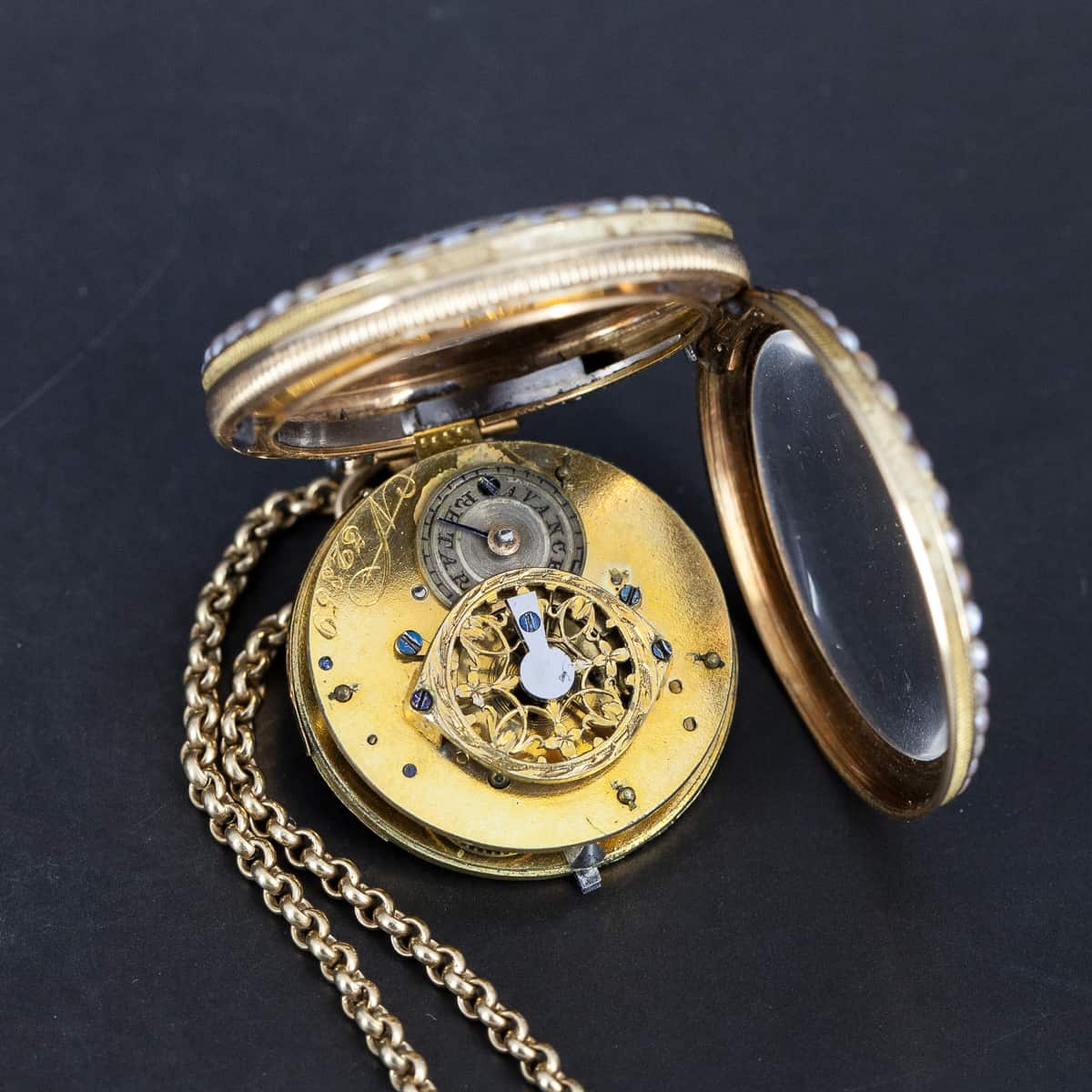 Golden pendant watch with enamel and pearl decorations, Switzerland, approximately 1800 - Image 4