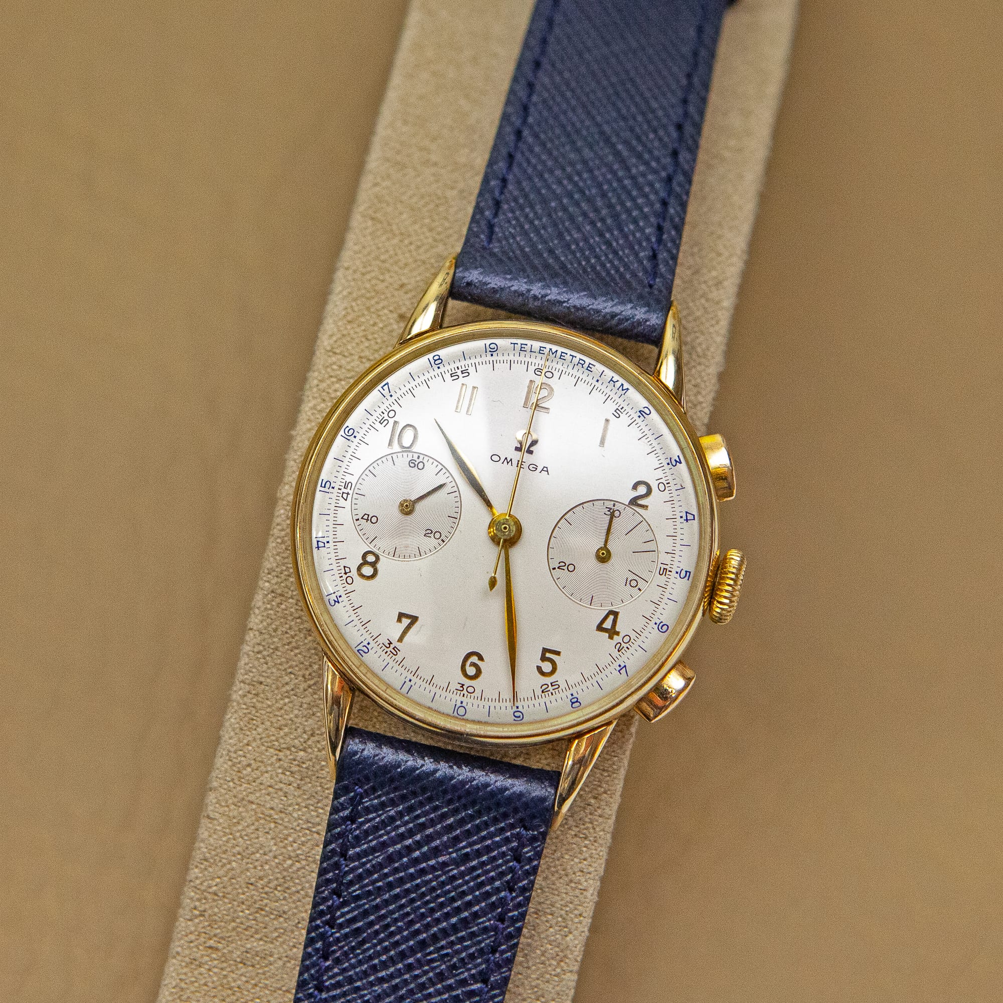 18k OMEGA 33.3 kronografi vuodelta 1949