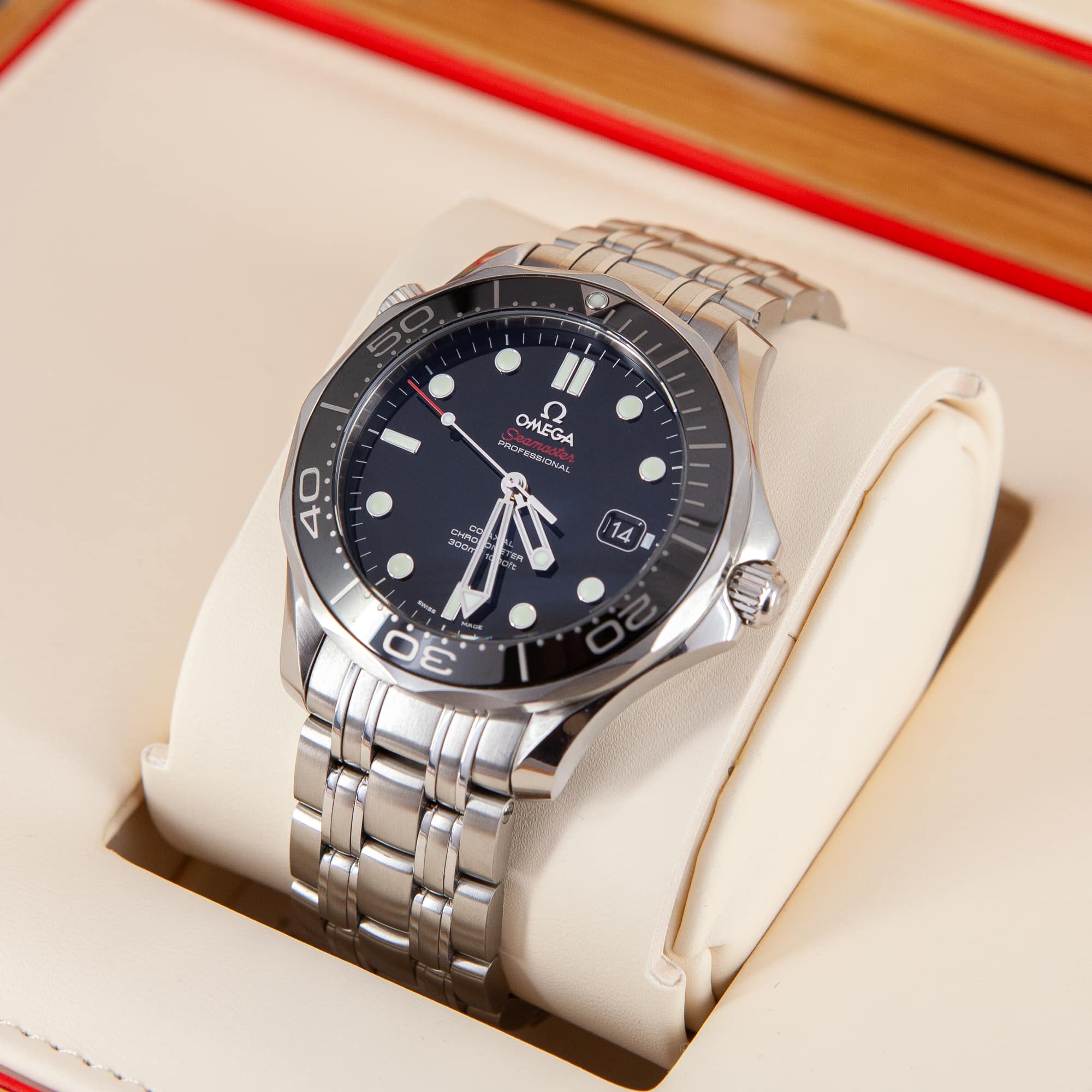 Omega Seamaster 300m sukeltajankello v.2016