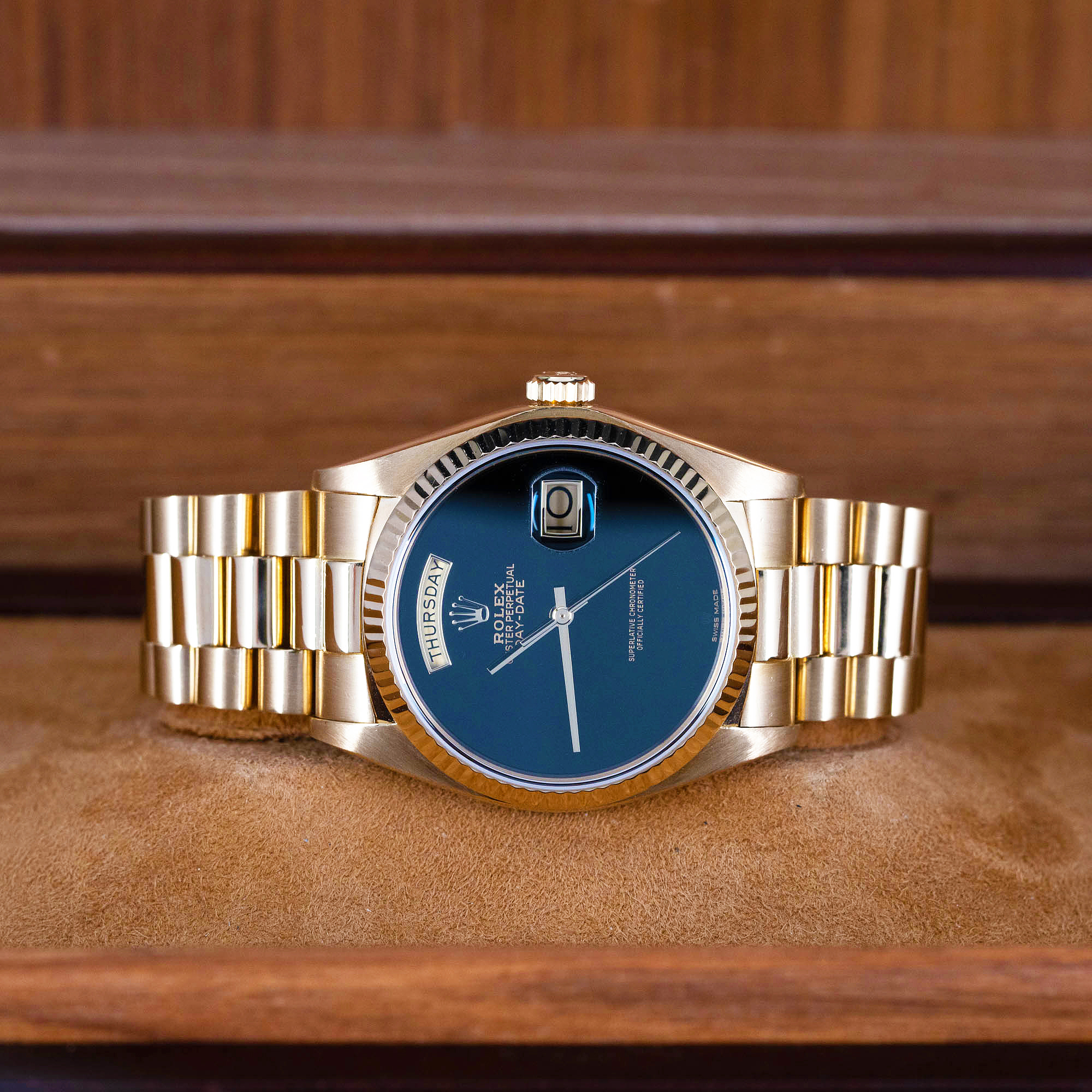 18k Rolex Oyster Perpetual Day-Date 18038 Onyx vuodelta 1982 - Image 2