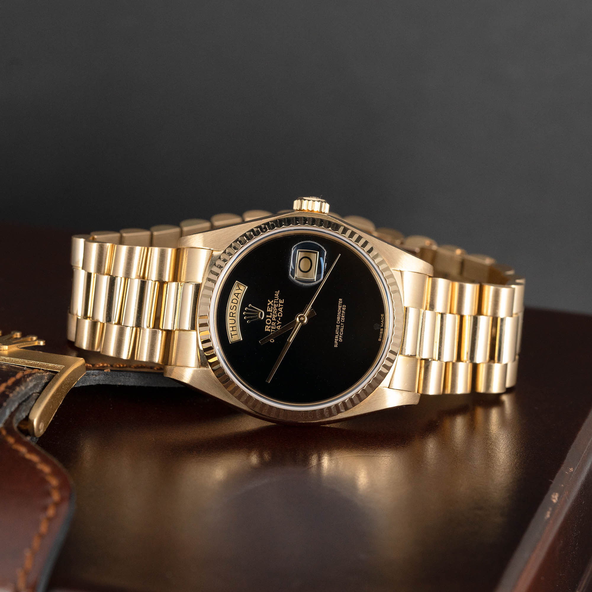 18k Rolex Oyster Perpetual Day-Date 18038 Onyx vuodelta 1982