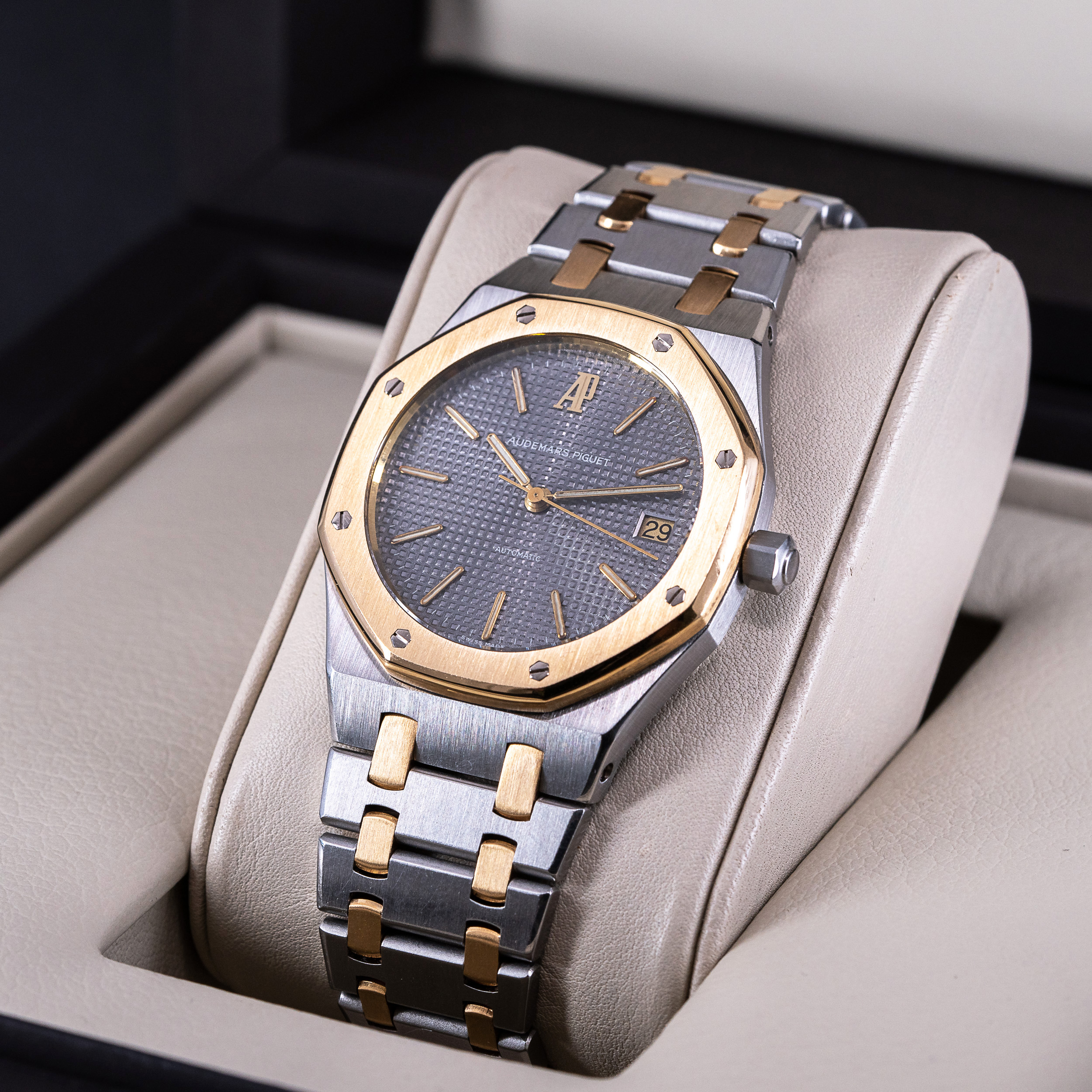 Audemars Piguet Royal Oak 14700SA "Mini Jumbo" 1991-1992 - Image 9