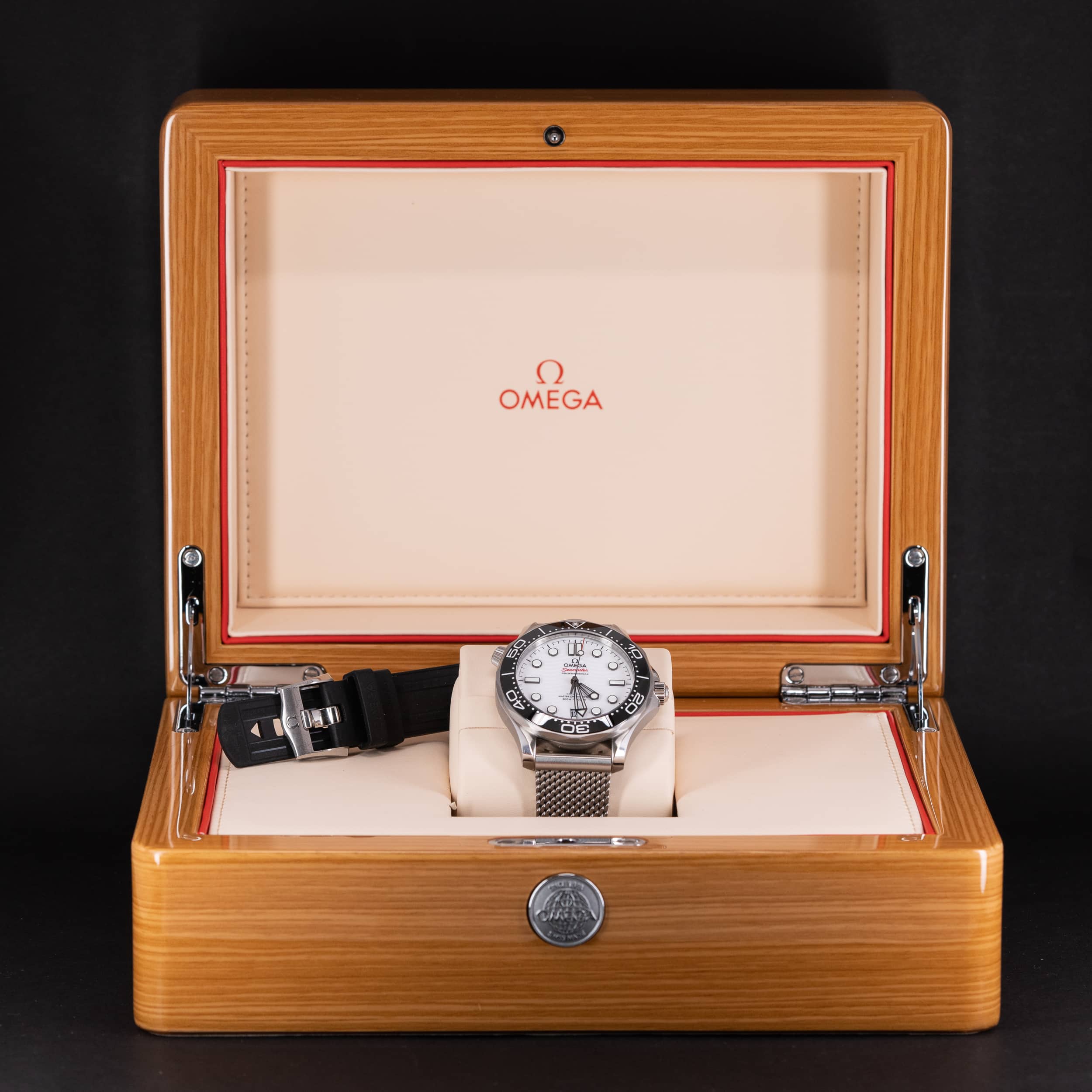 Omega Seamaster 300M Co-Axial White Ceramic 2021 FULL-SET - Image 13