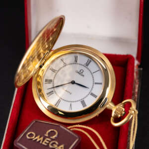 18k Omega Constellation frakkikello vuodelta 1978