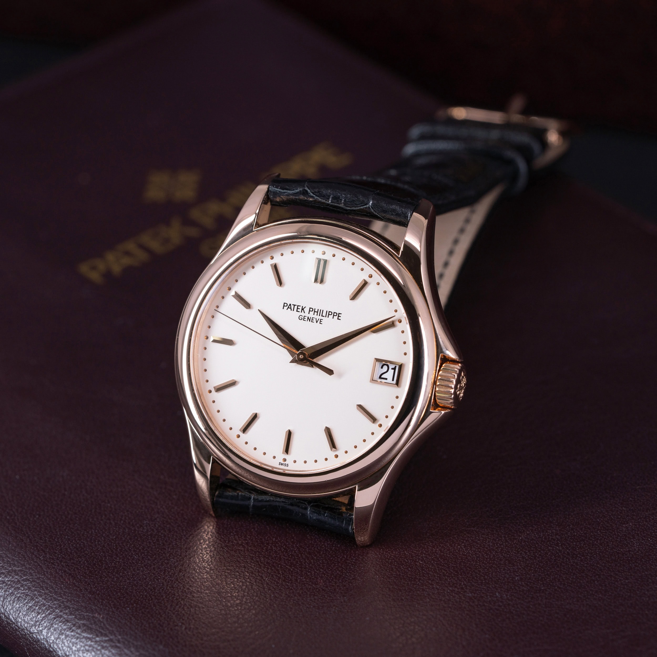 18k Patek Philippe Calatrava 5127R vuodelta 2007 FULL-SET, SUOMIKELLO