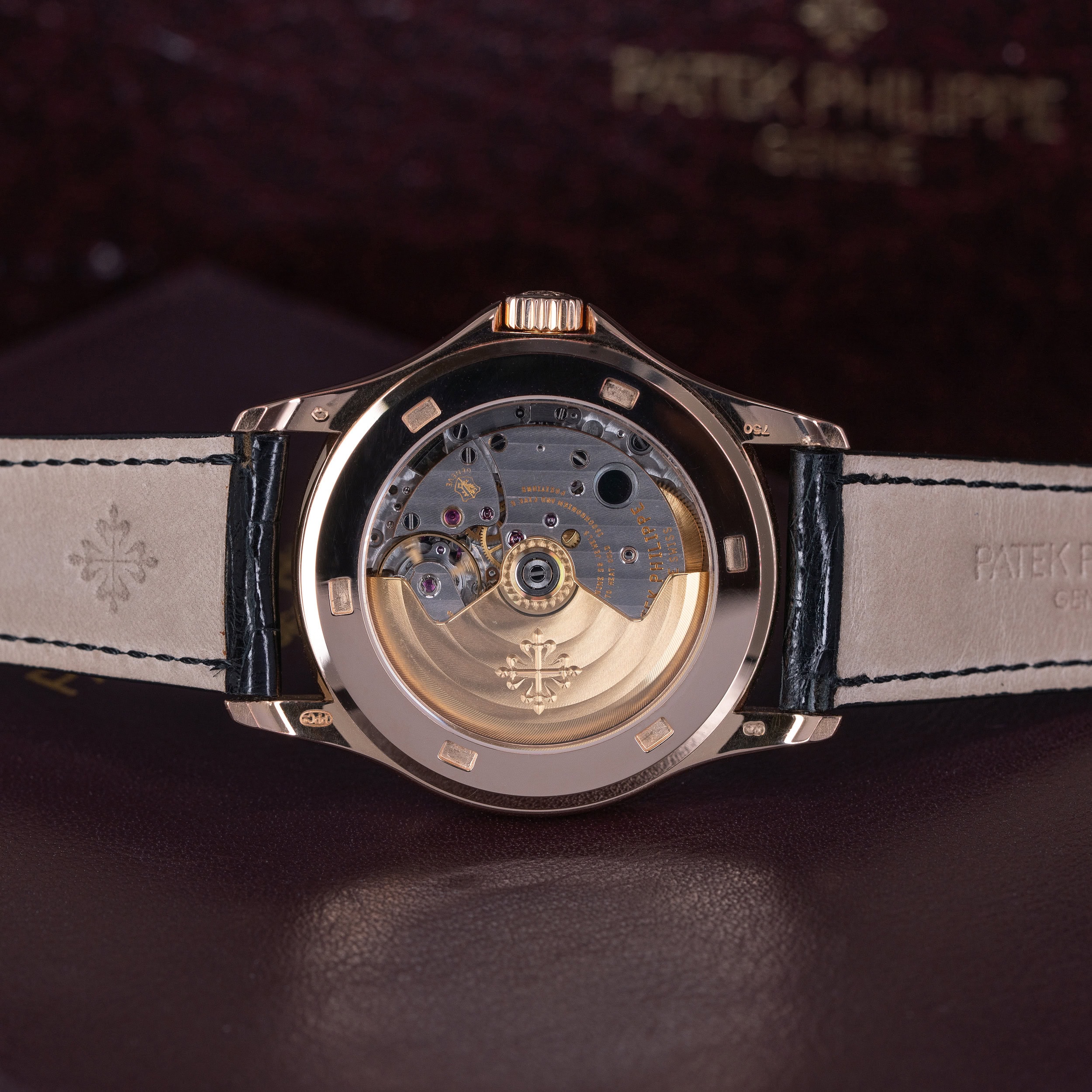 18k Patek Philippe Calatrava 5127R vuodelta 2007 FULL-SET, SUOMIKELLO - Image 5