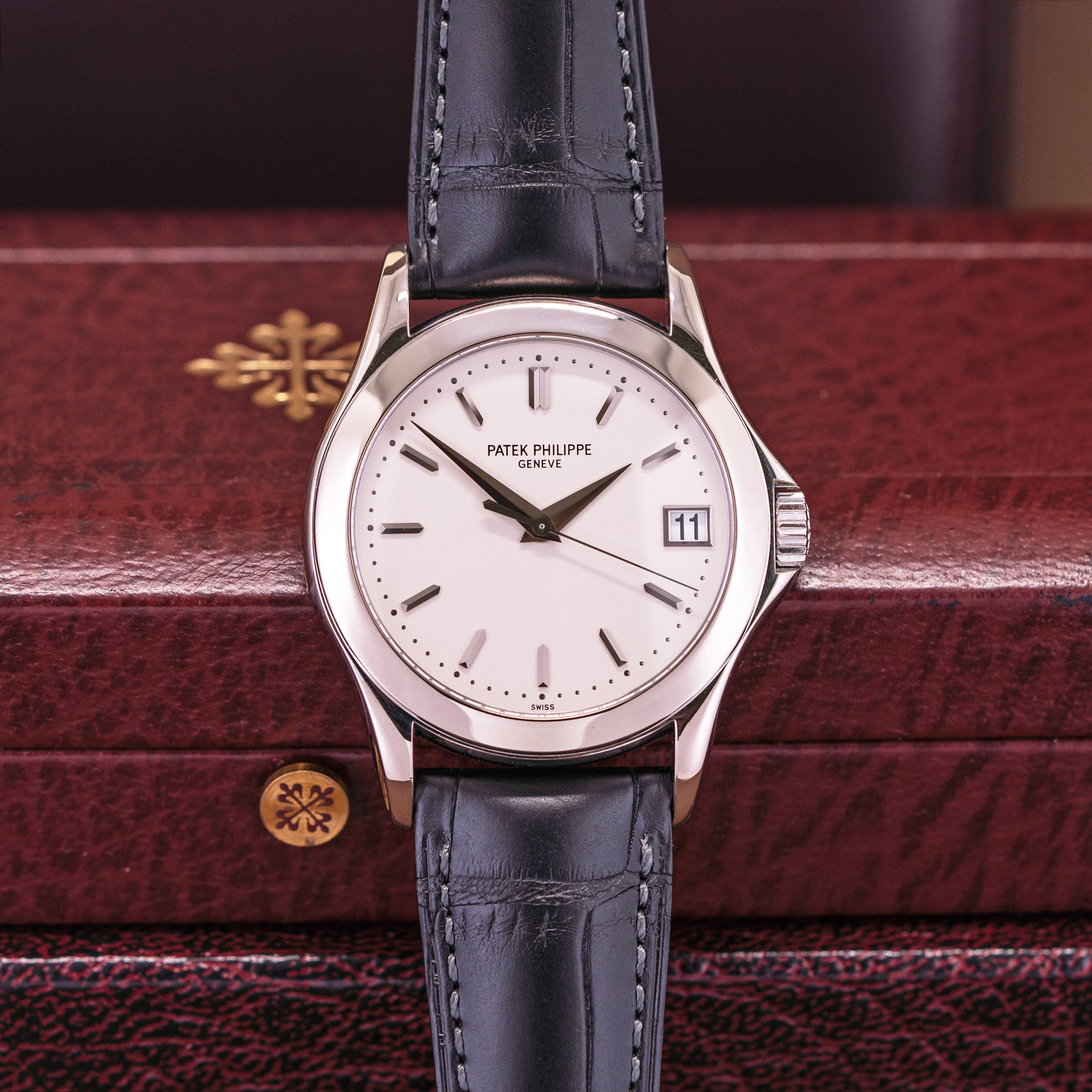 18k Patek Philippe Calatrava 5107G vuodelta 2006 FULL-SET, SUOMIKELLO